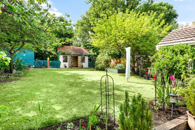 Why Time on Market Matters More Than Price in Local Property Transactions