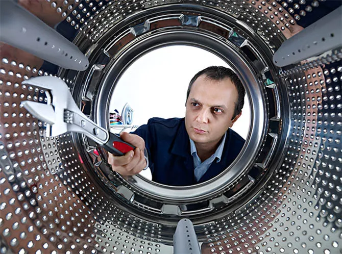 La importancia del invento de las lavadoras y su influencia en los hogares