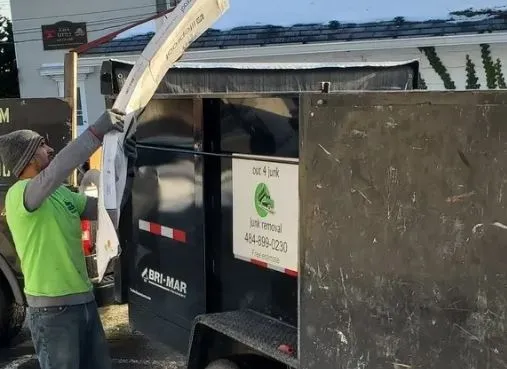The Smart Way to Handle Old Furniture Without the Stress