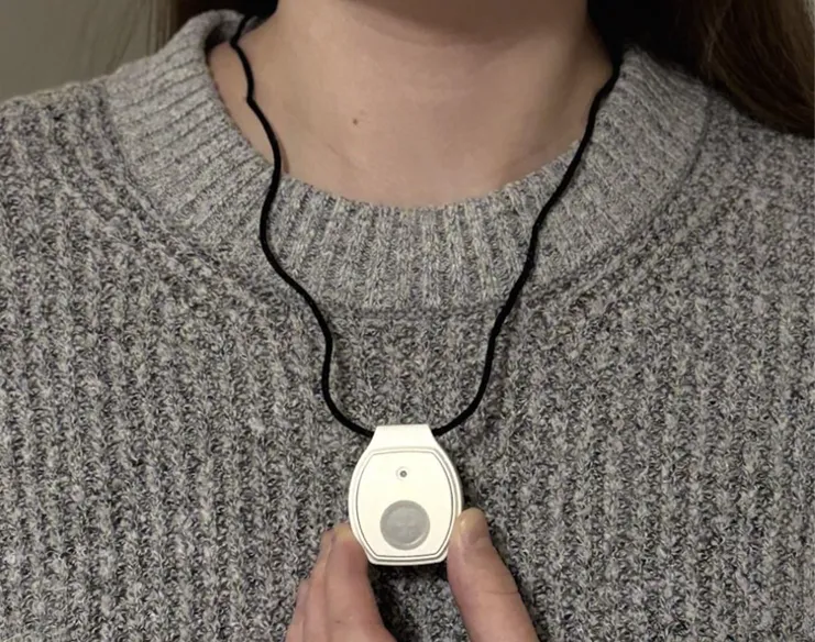 6 Reasons Life Assure Medical Alert Bracelet Is Worth It for Canadian Seniors