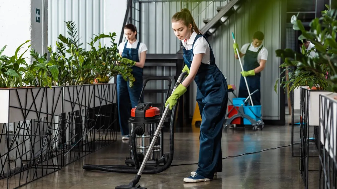 An Inside Look: 3 Benefits of Hiring a Cleaning Service