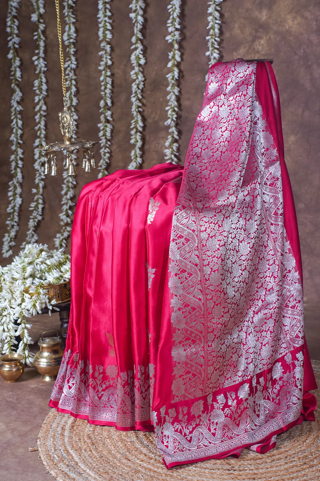 Luxury Handloom Sarees: Timeless Banarasi & Silk Elegance