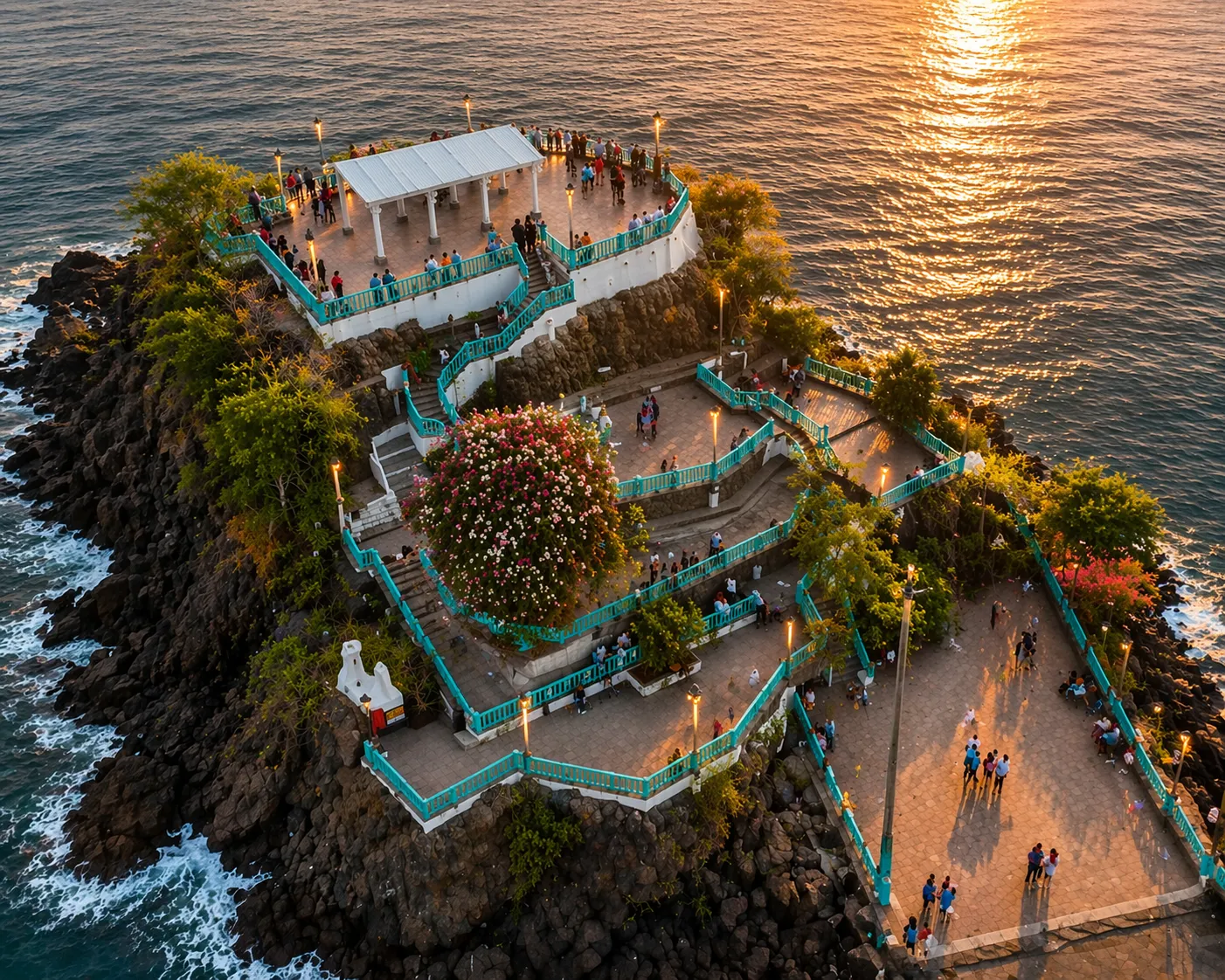 Dona Paula Beach, Goa – Things to Do, History & Travel Tips for Tourists