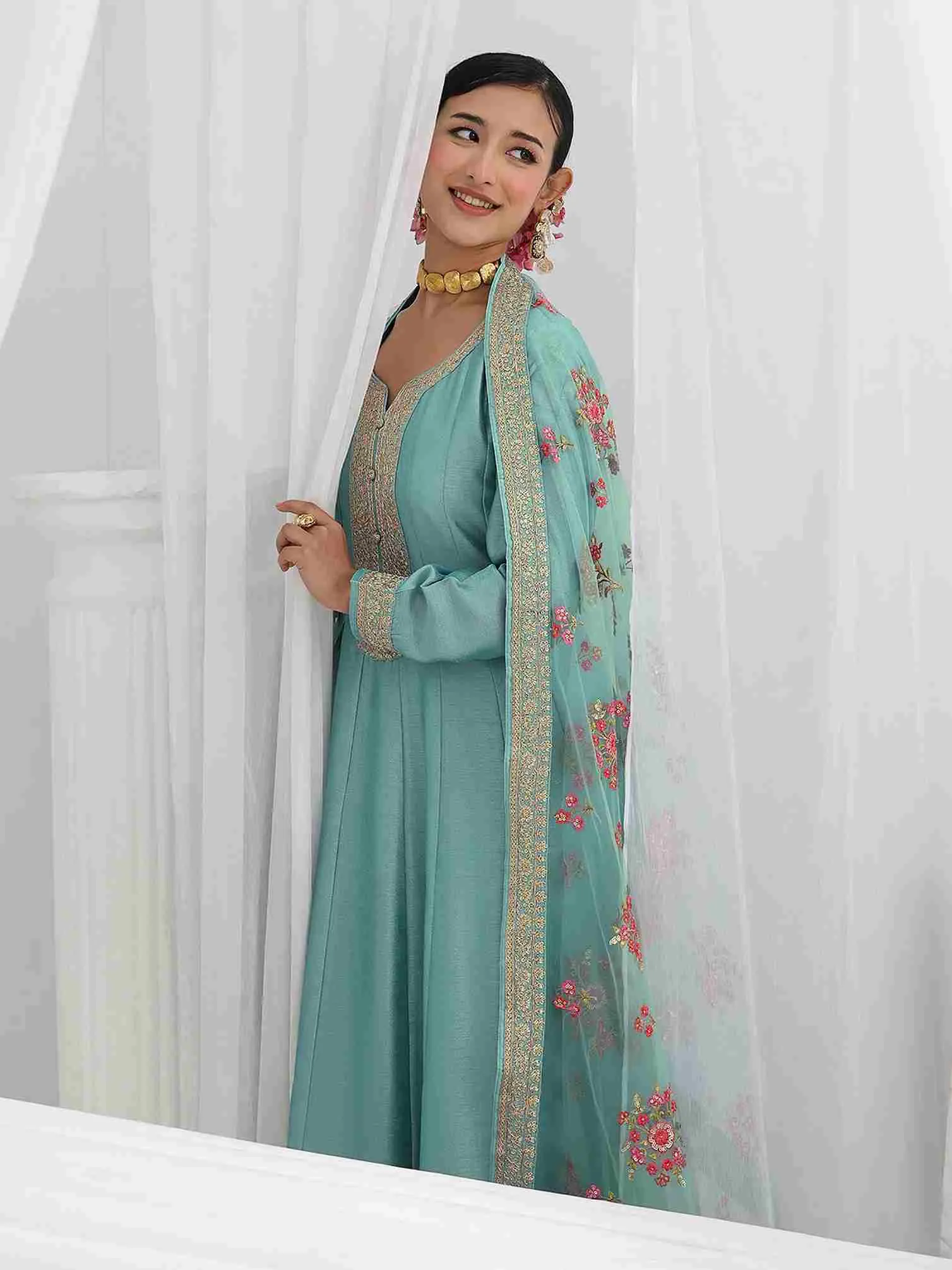 Upgrade Your Style with Trendy Western Dresses for Women