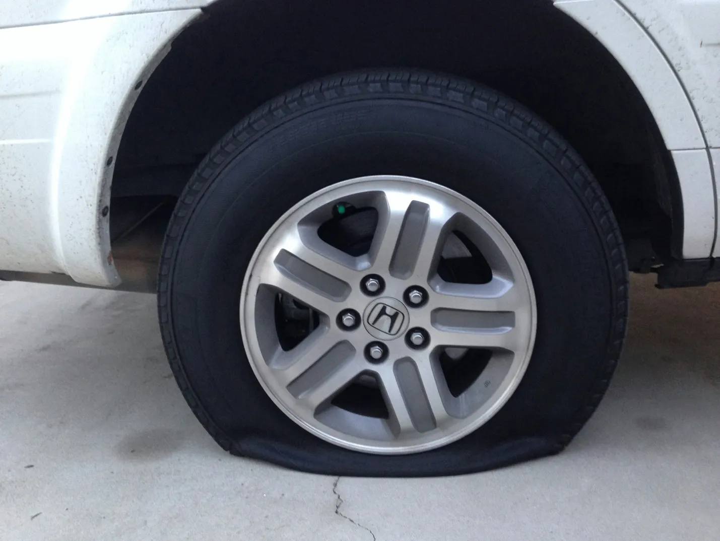 Flat Tire on the Freeway? A Step-by-Step Safety Guide