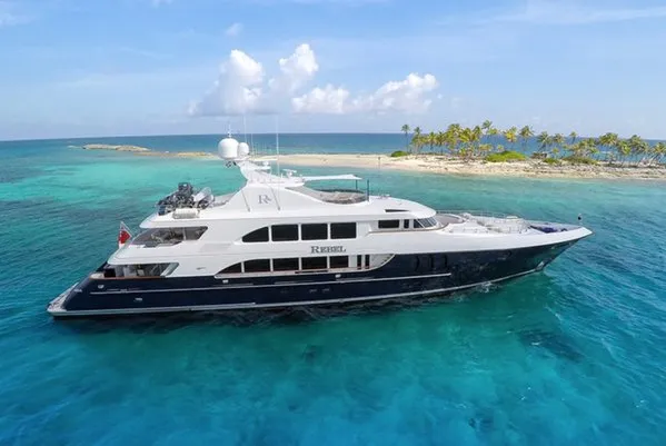 Boat Charters in Miami: Complete Guide to Private, Luxury & Party Yacht Experiences