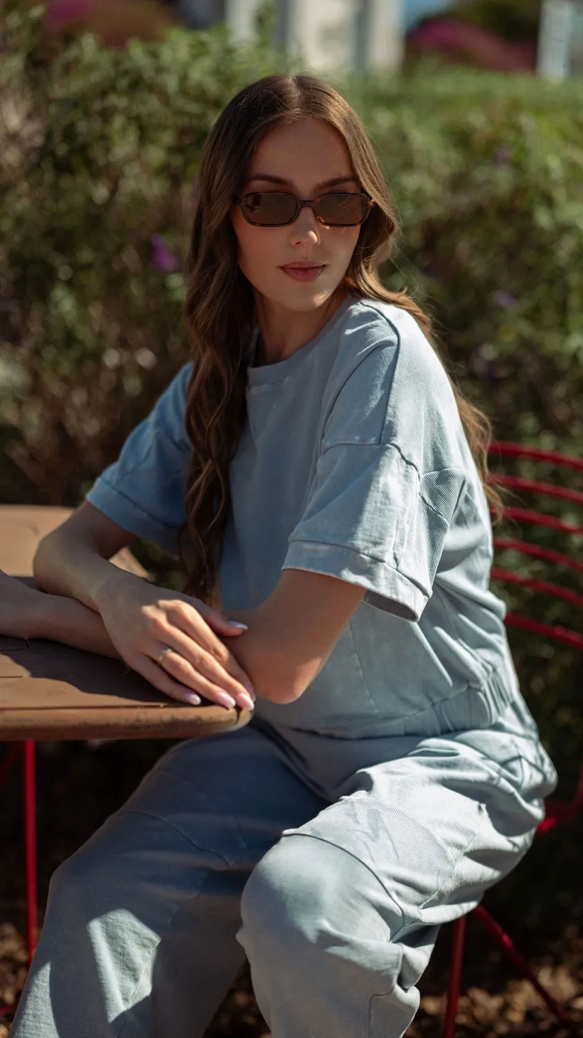 Everyday Mom Outfits That Feel Put-Together Without Effort