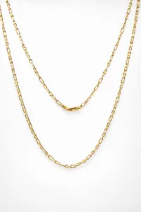How a Necklace Mum Gift Blends Comfort With Style