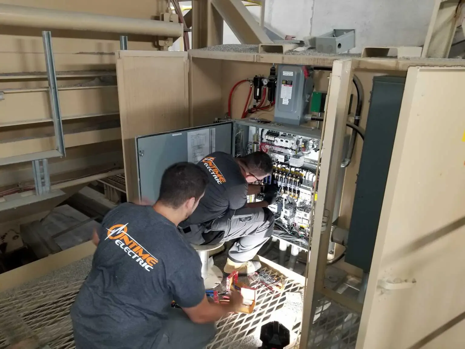 retail store electricians in Toronto