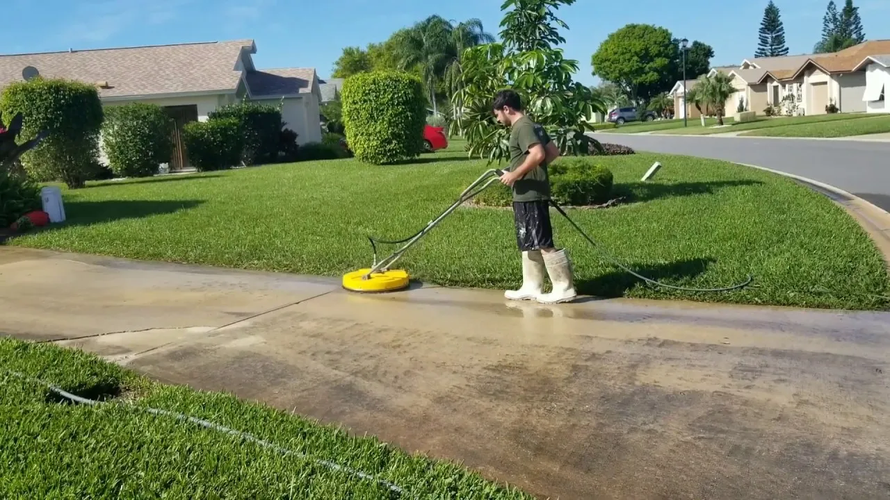 Benefits of Hiring Professional Driveway Cleaning Experts in Davenport, Florida