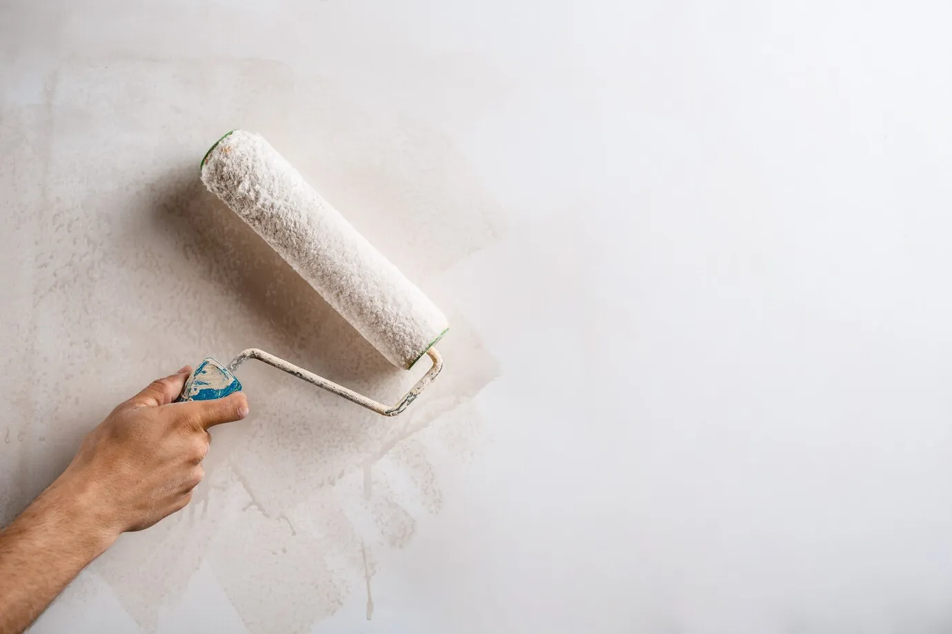 Transform Your Home with Expert Wallpaper Painting in Hobart