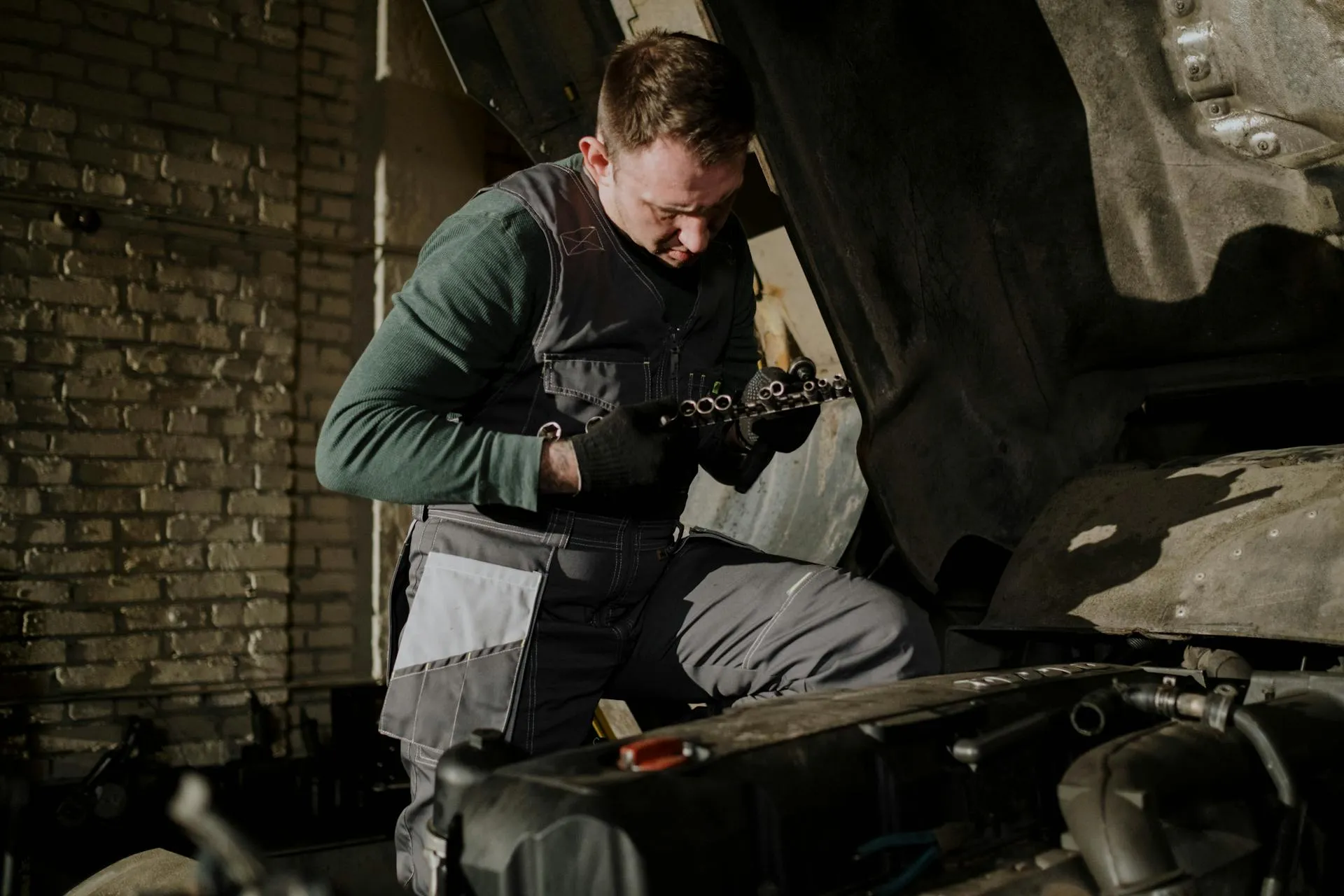 How To Check Mercedes Engine Oil Level Without a Dipstick