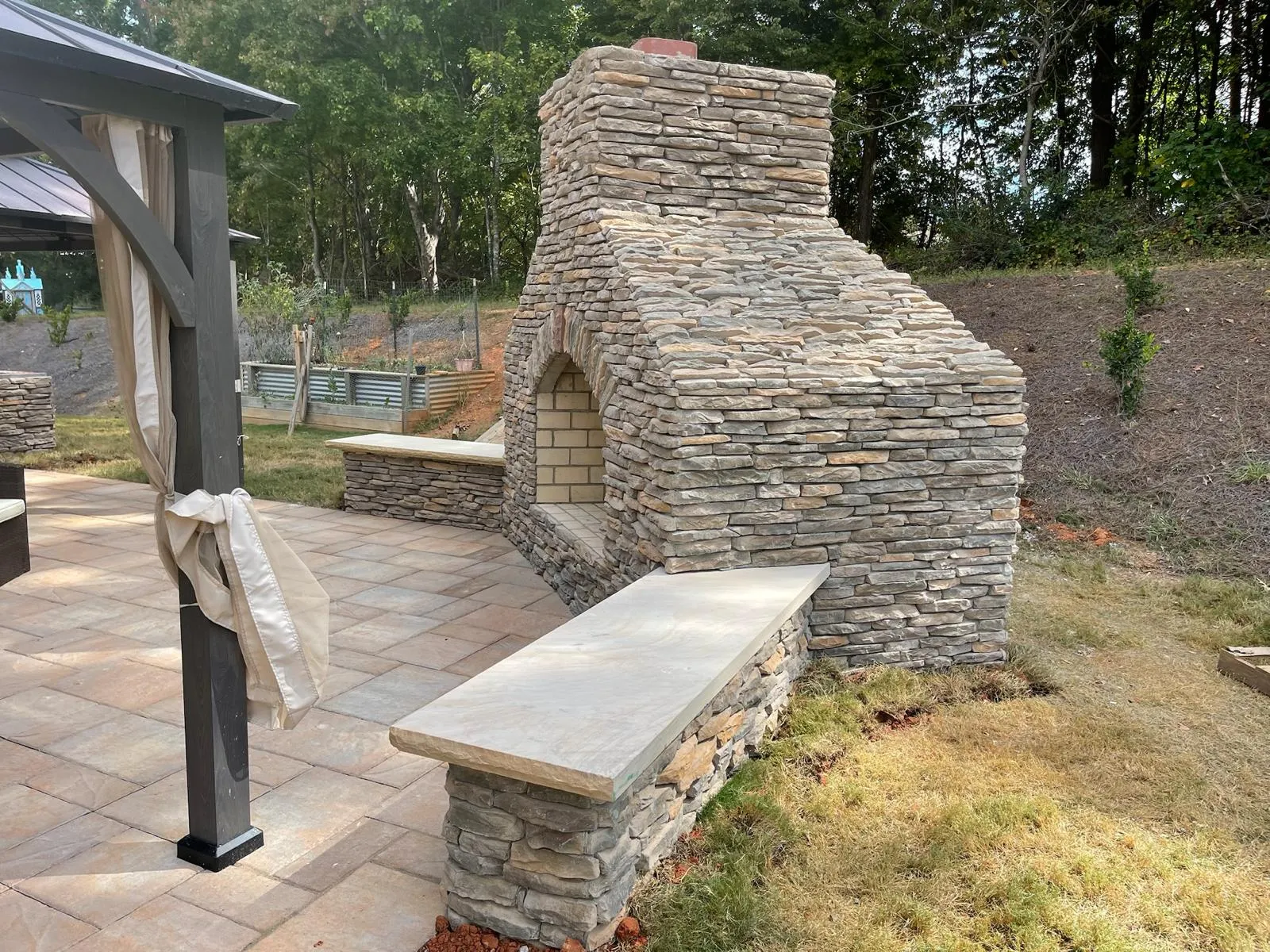 Why Hiring Custom Fireplace Contractors Enhances Your Home’s Comfort