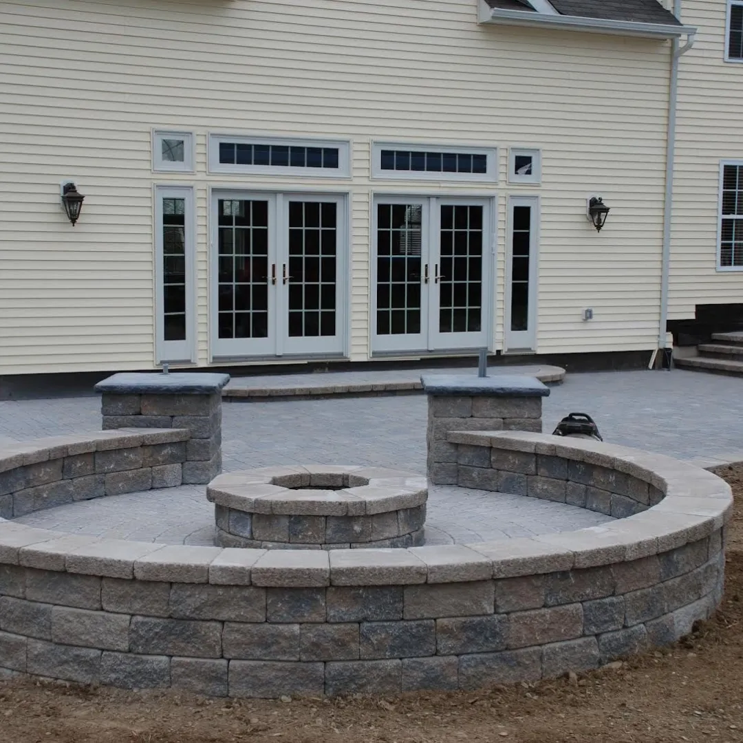 How Can You Identify a Reliable Paver Contractor for Outdoor Work?