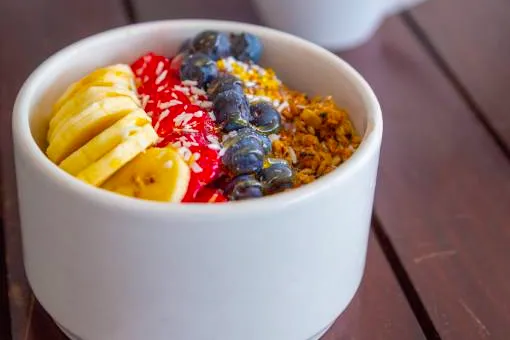 Acai Bowls vs. Smoothies: Which One Is Better for You?