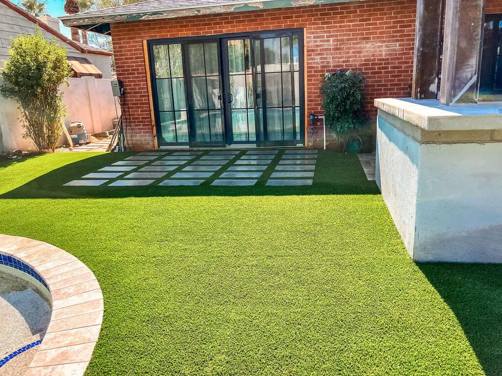 fake grass supplier Dubai
