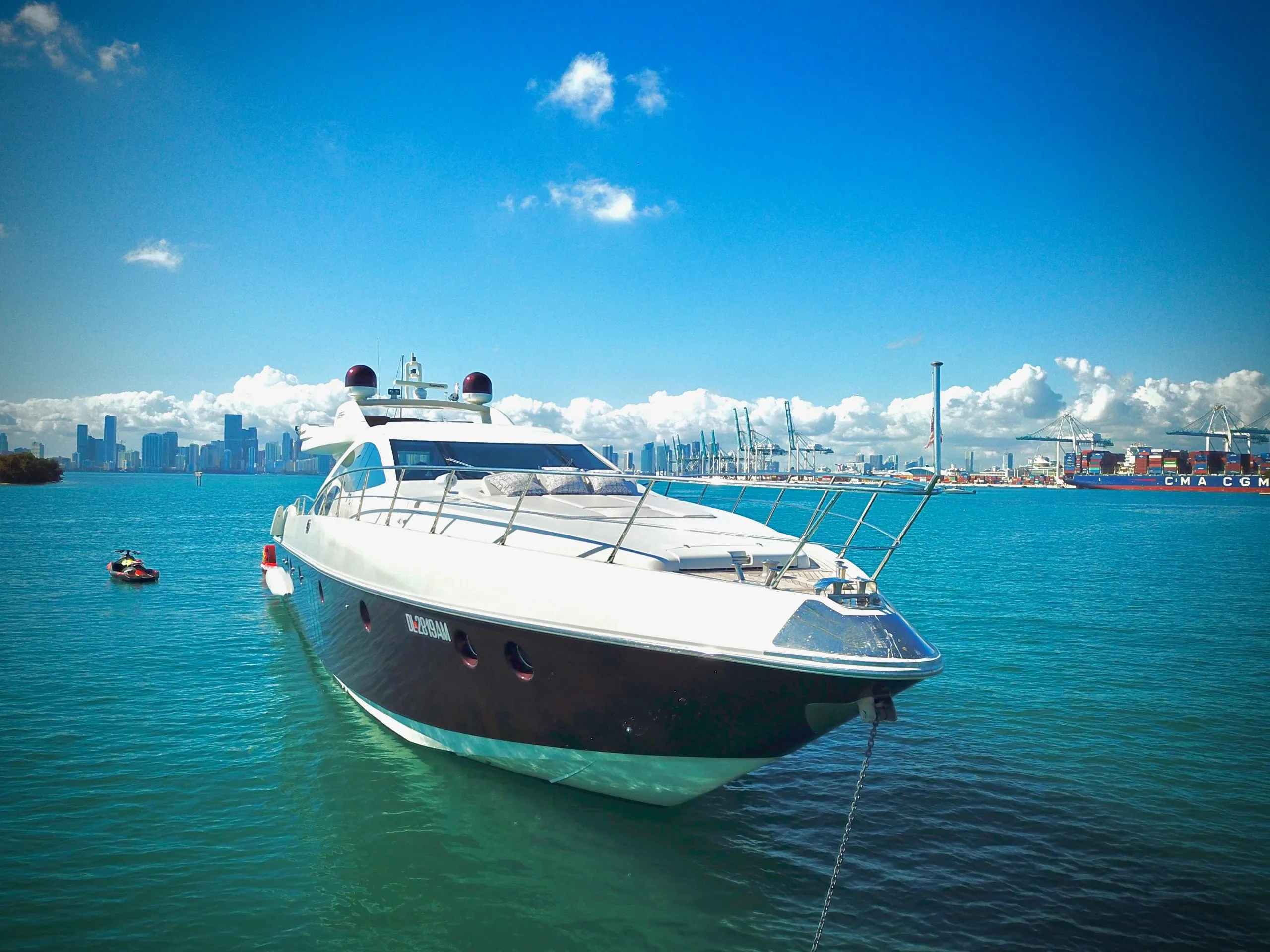 Luxury Yacht Rental Miami Prices, Packages & What to Expect (2026 Guide)
