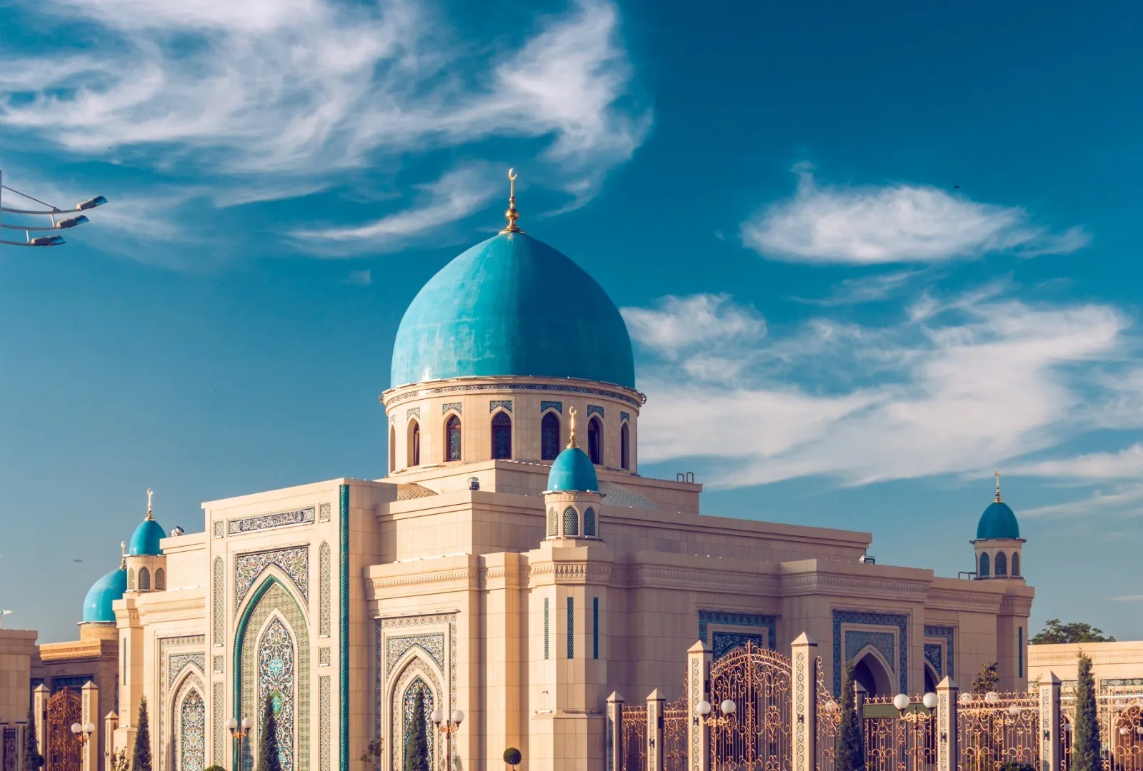 New Brochure Site for 5 Stans Tours by East Site Travel