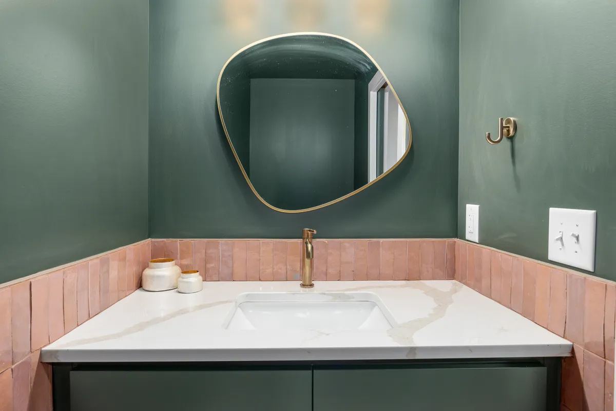 bathroom remodeling contractor