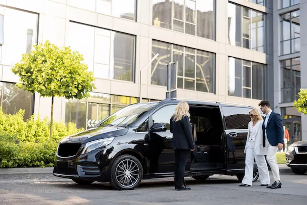 How to Choose the Right Corporate Event Transportation Service