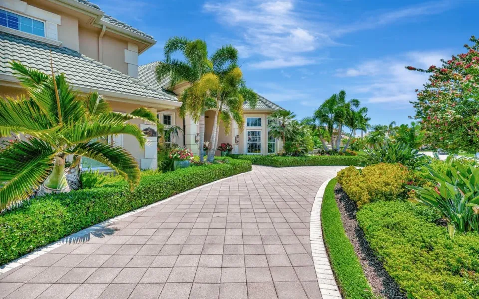 Why Luxury Real Estate in Florida Demands an Asset Management Acquisition Mindset