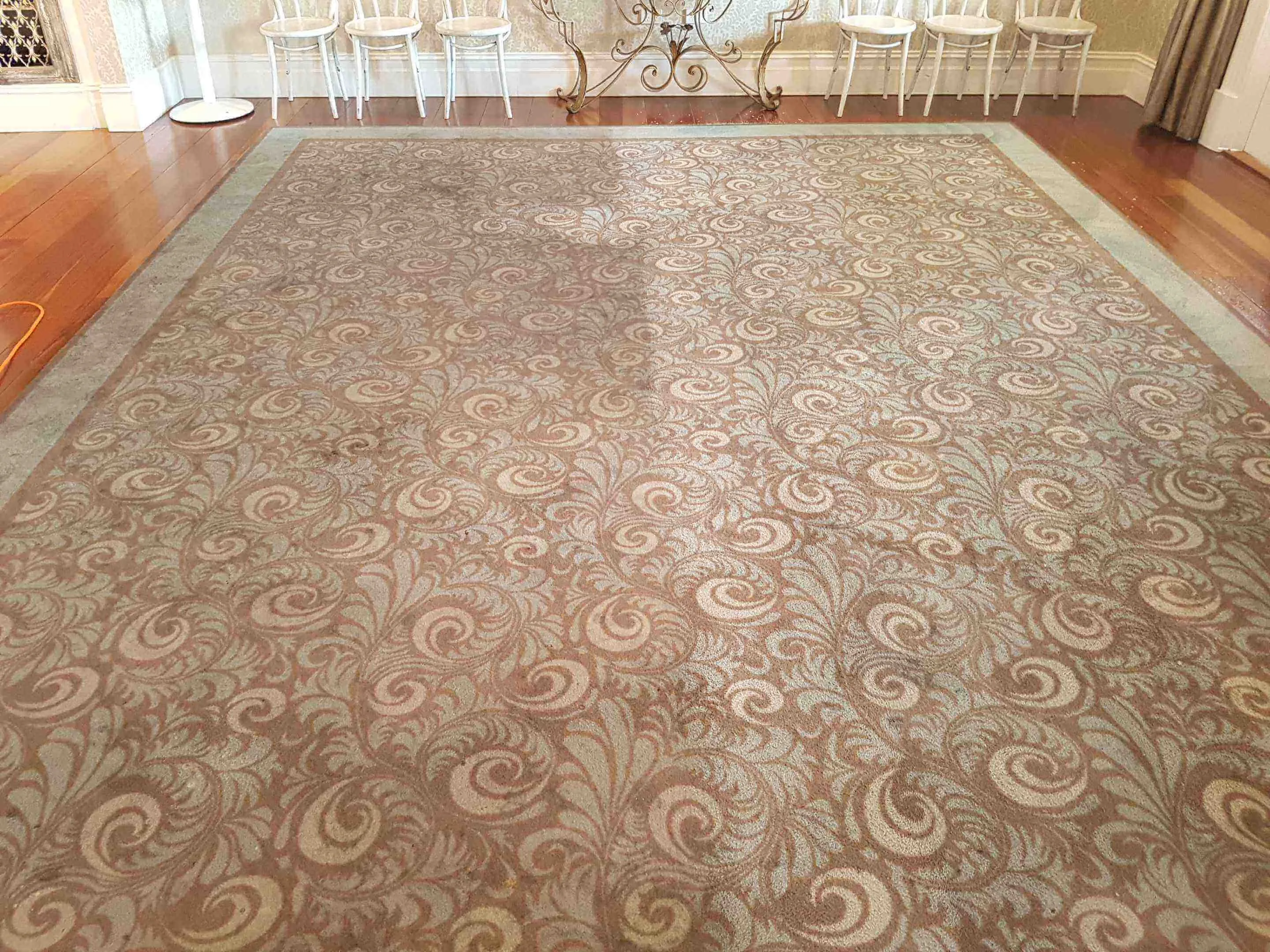 Why Professional Rug Cleaning is Essential for Your Home