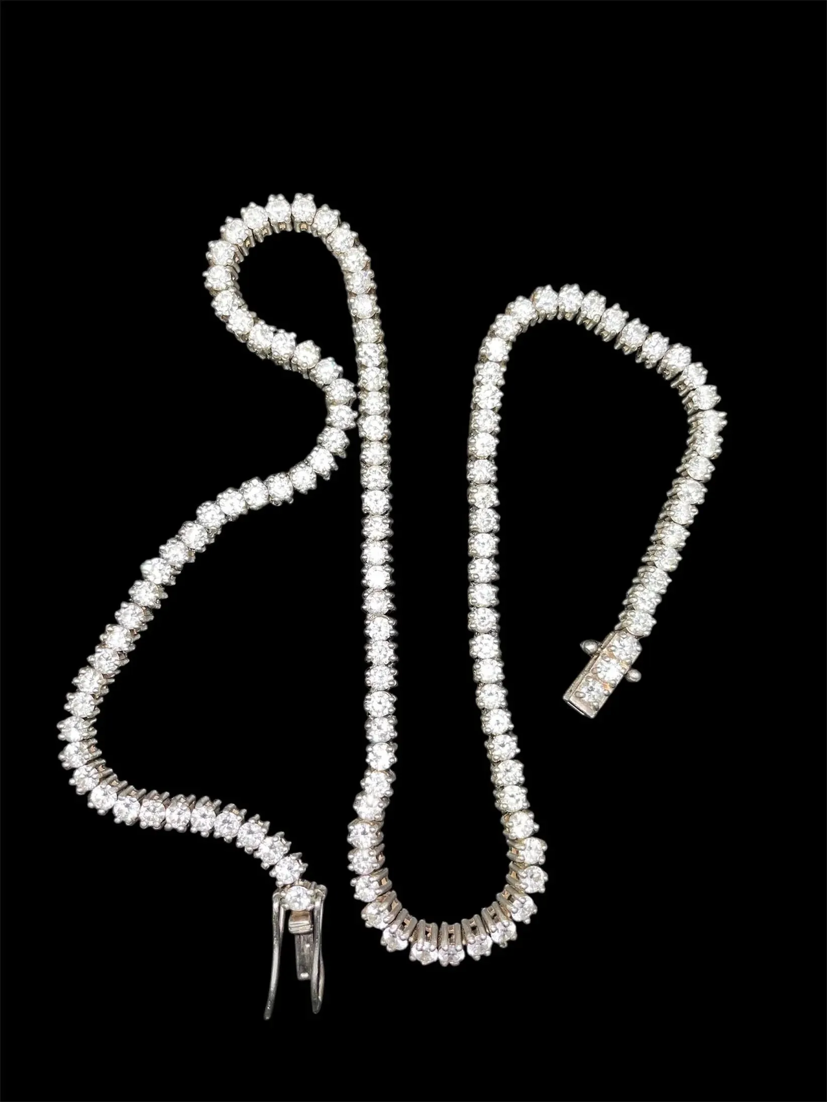 How a 14k Gold Zodiac Necklace Reflects Personality and Style