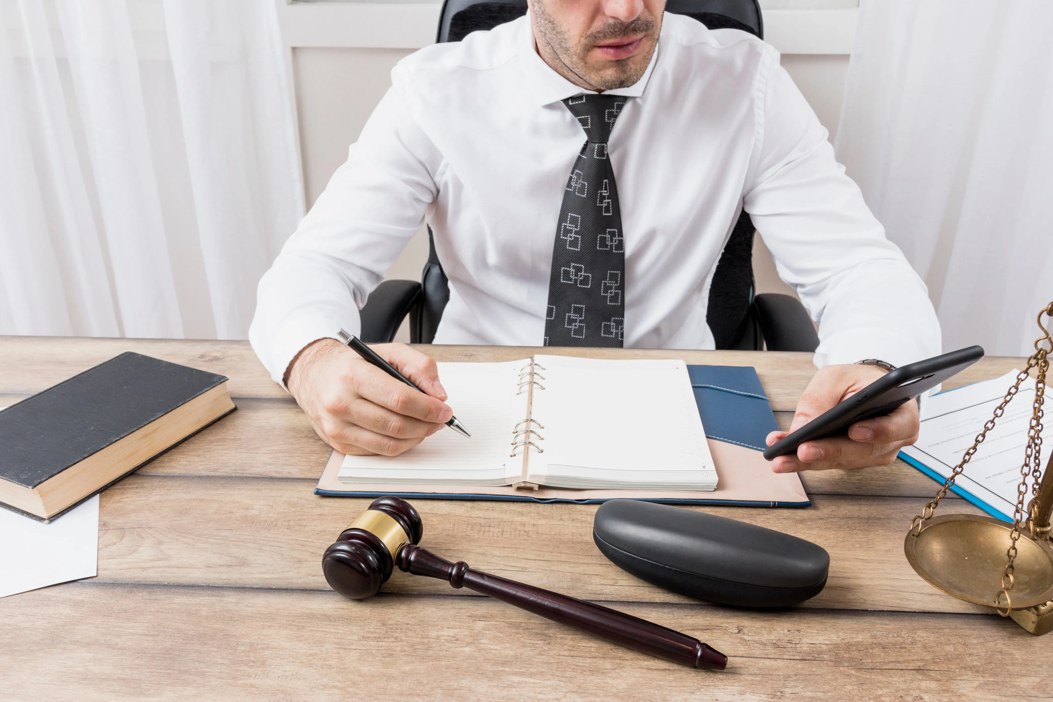 Why Hiring a Criminal Defense Attorney Van Nuys?