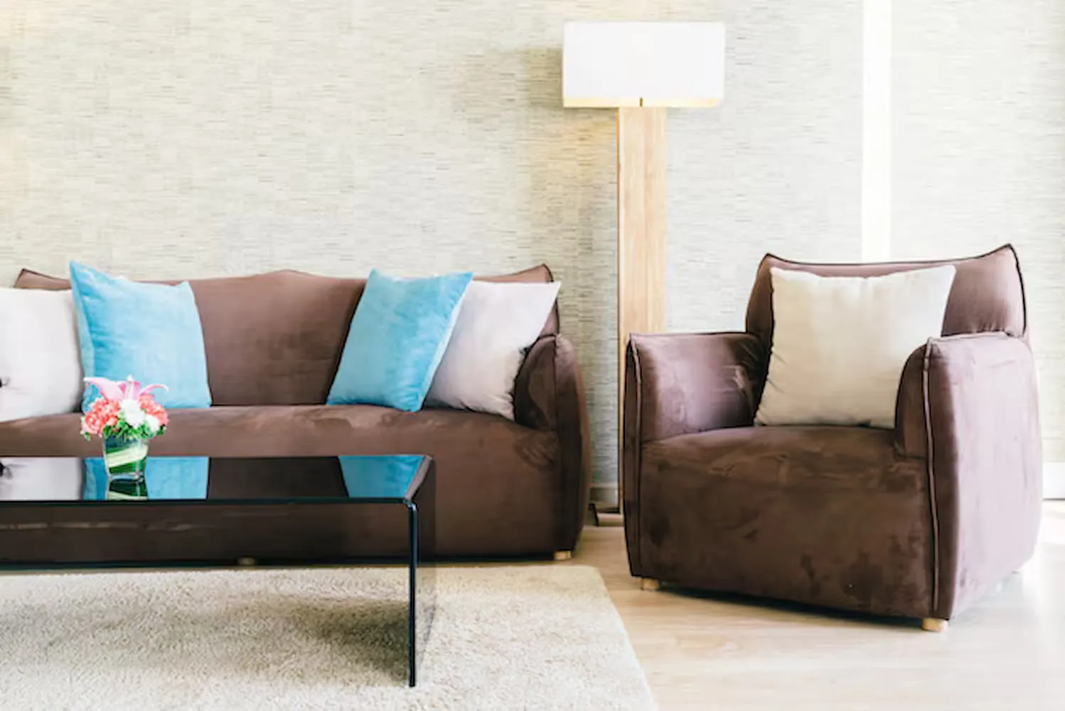 How to Choose the Perfect Chesterfield Sofa Set for Your Home