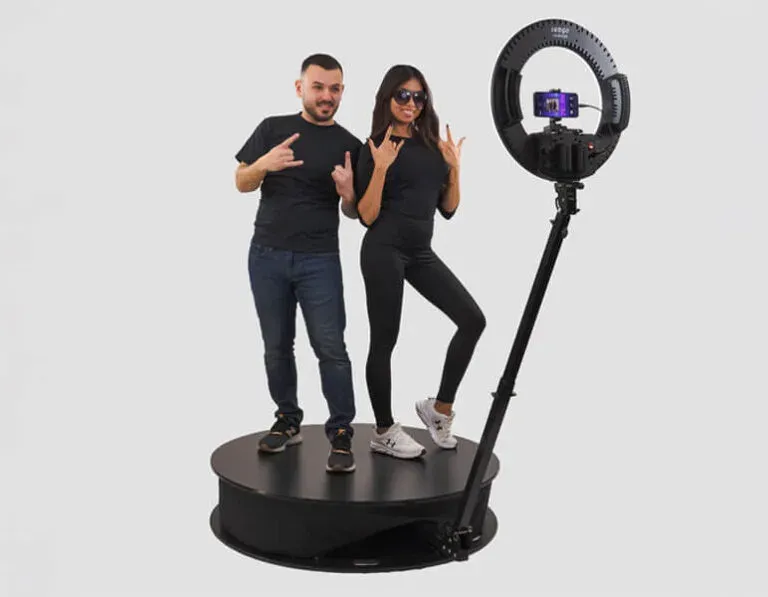 Spring Wedding Entertainment Ideas: Why Photo Booths Are a Must