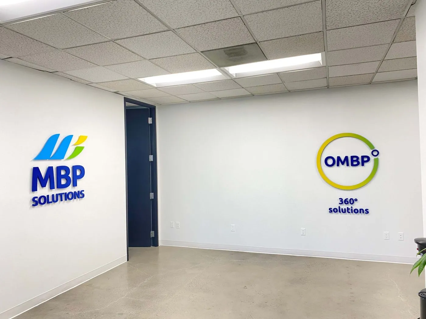 Where to Get the Best Custom Acrylic Signs Los Angeles for Your Business