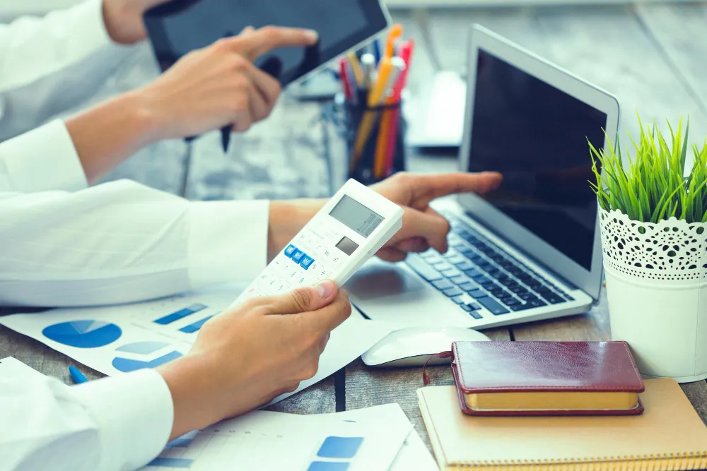 Simplify Finances with Expert Bookkeeping for Online Business Support