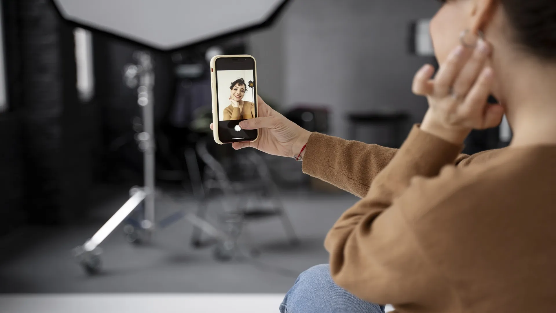 How to Optimize Your Professional Image Using an AI Profile Photo Editor