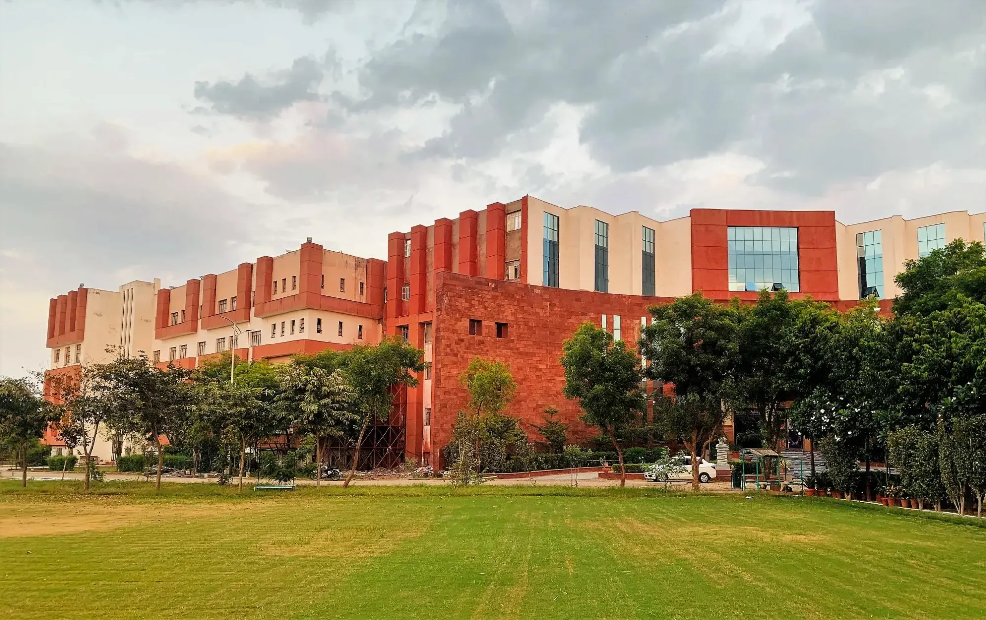 Poornima University's Global BBA & BCA: Your 2026 Pathway to an Australian Degree