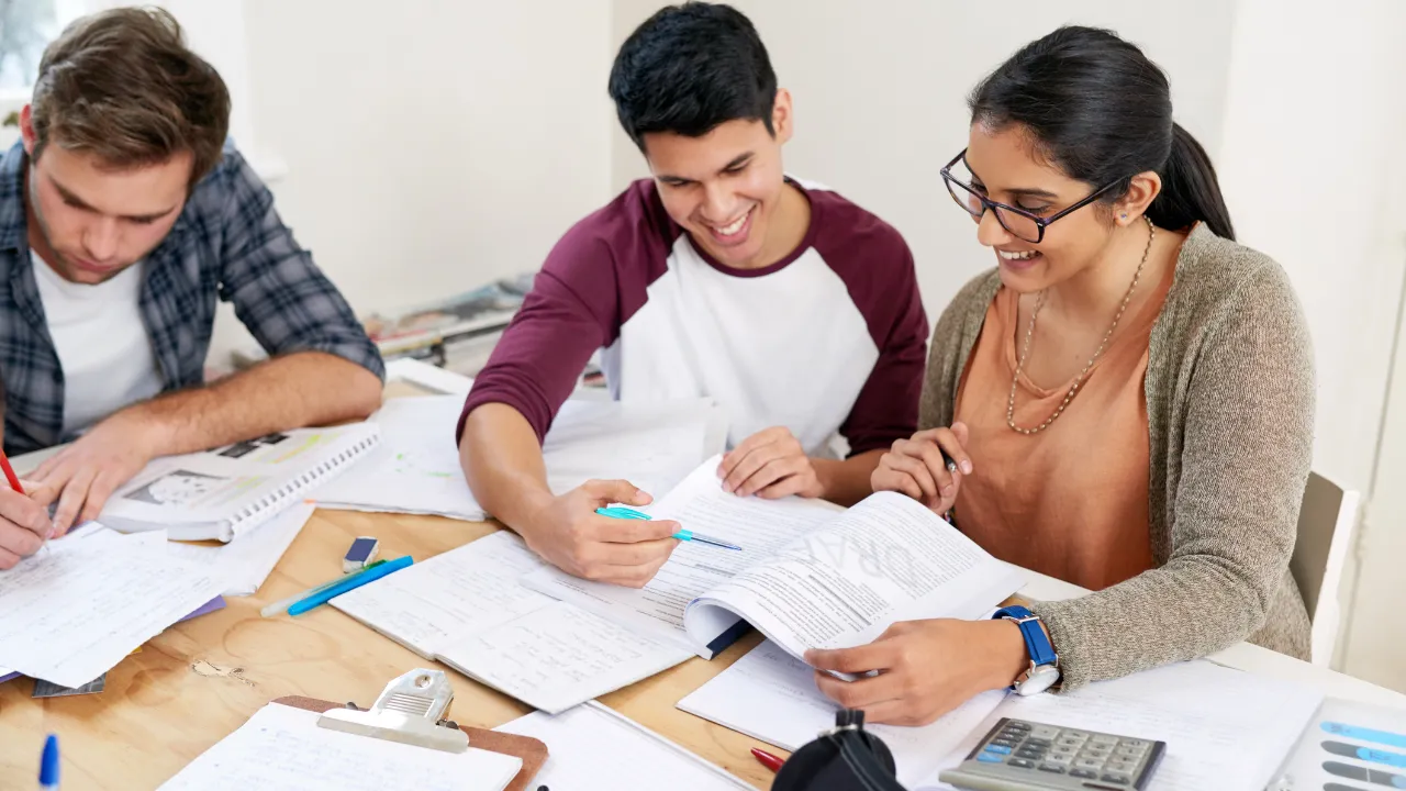 Assignment Help in UAE, Expert Academic Writing Support for Students