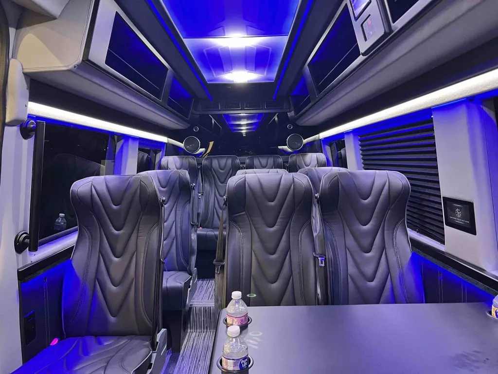 Why Families Prefer Charter Bus Rental in Winnipeg for Trips