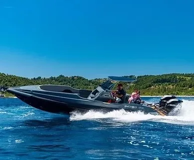 Bateaux à Vendre à Saint-Tropez : Investir et Naviguer en Toute Sérénité sur la Côte d’Azur