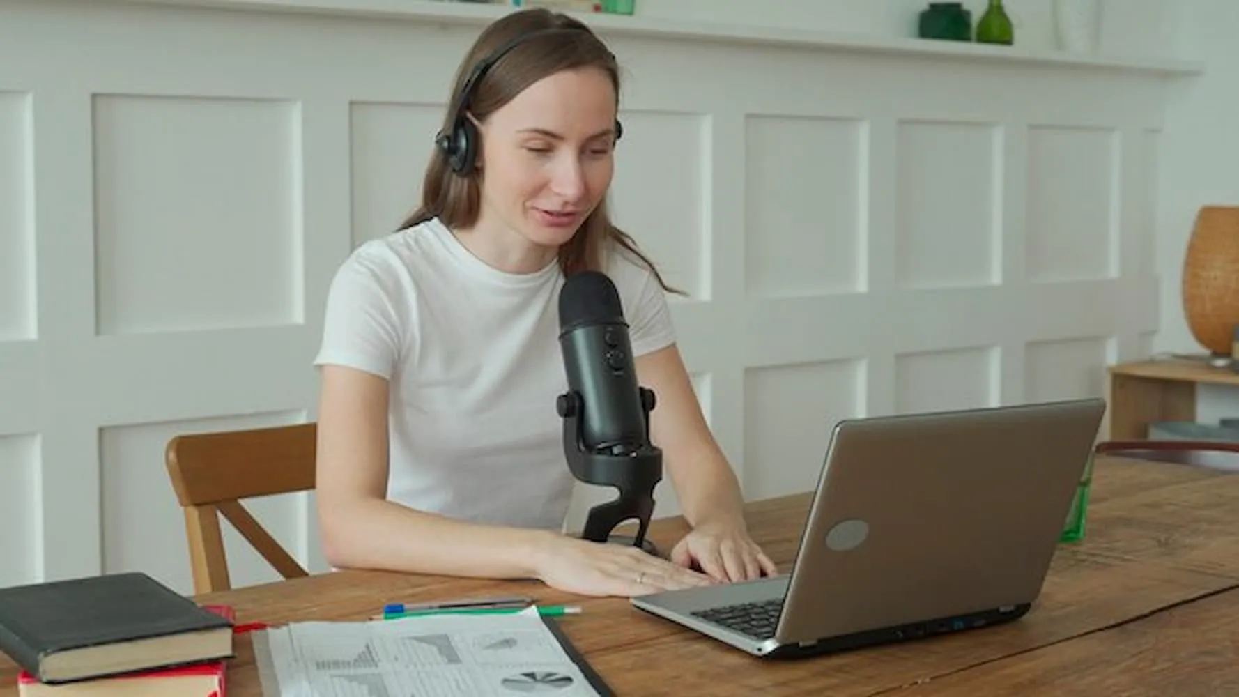 Easy Methods to Transcribe Podcast to Text for Better Reach