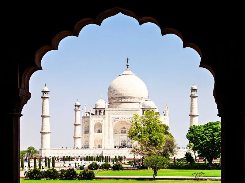 Luxury Taj Mahal Tour – Experience Royal Elegance and Timeless Beauty