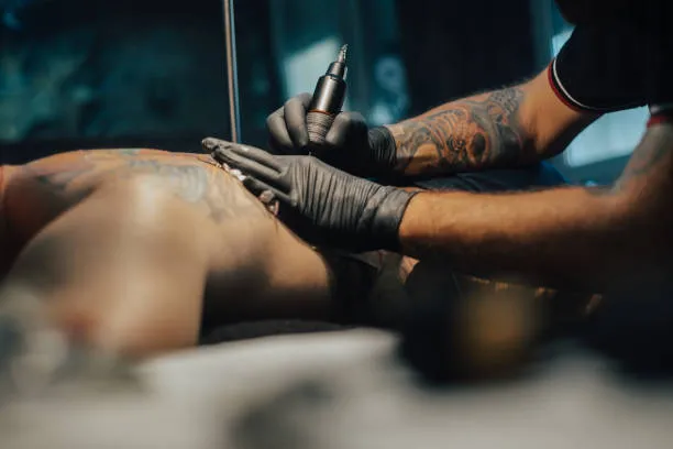 Fineline Tattoo: Der elegante Trend für filigrane Motive