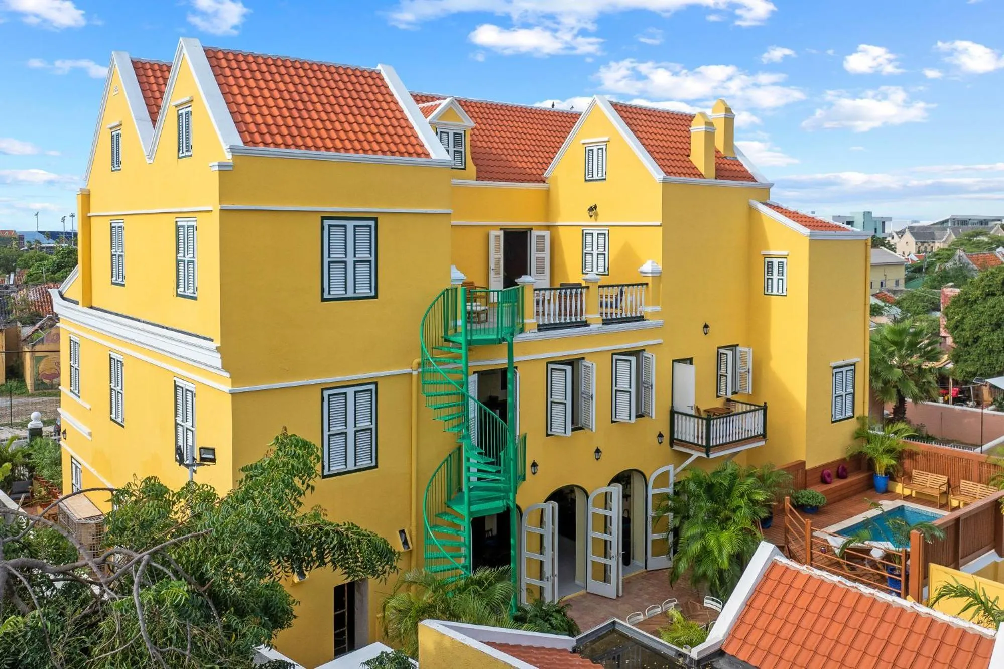 Top Things to Do Near Drift Hotels Curacao: Your Ultimate Local Guide