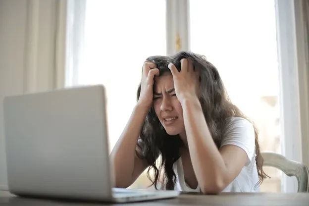 Dandruff in Winter Isn’t Just Cosmetic: When It Signals an Irritated Scalp Condition