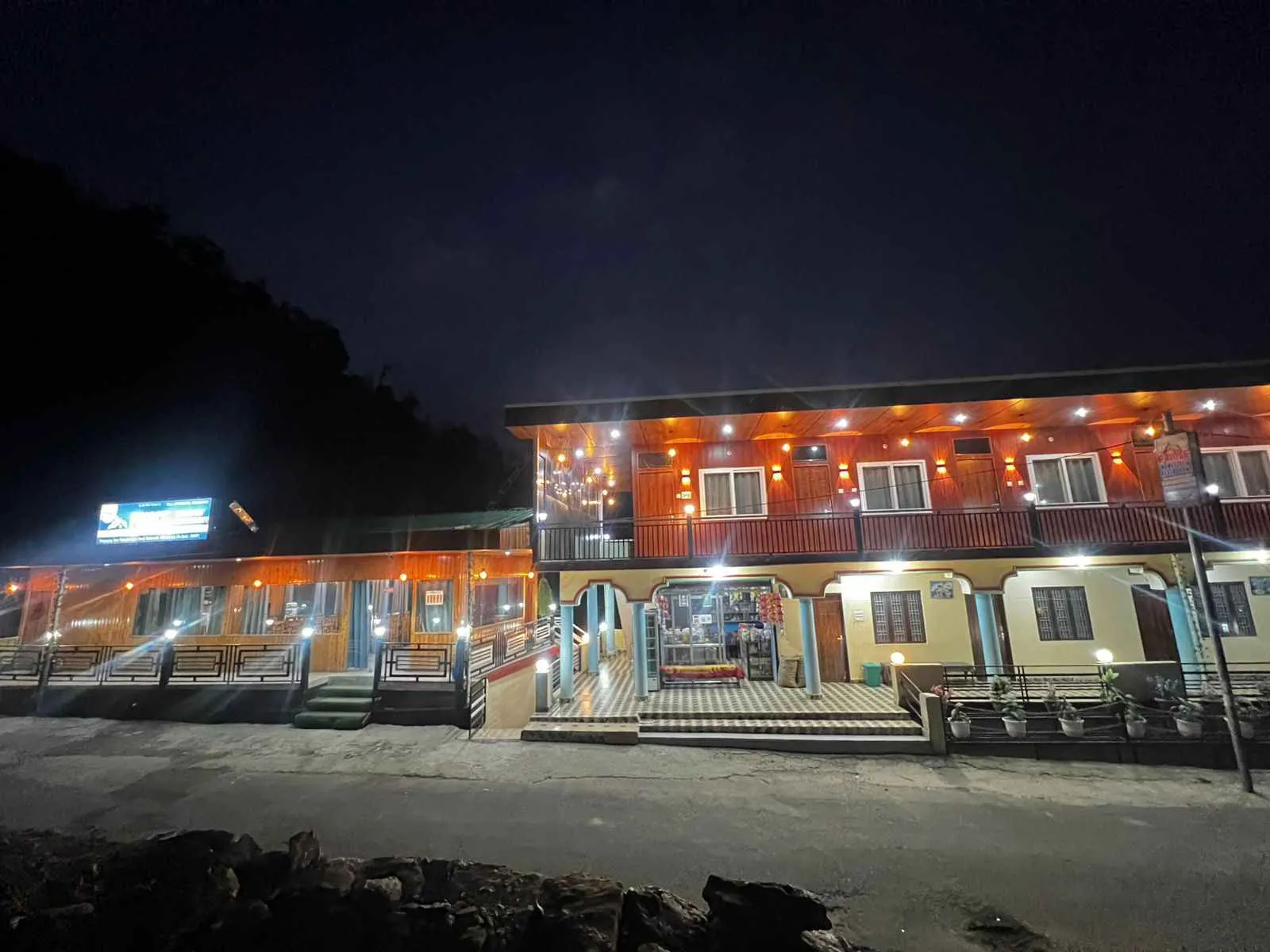 Plan Your Stay: Best Hotel in Sonprayag Triyuginarayan & Destination Wedding at Triyuginarayan Temple