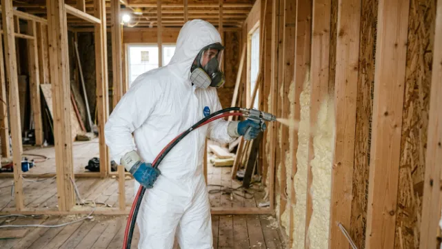 Best Closed-Cell Spray Foam Insulation Contractor for High-Performance Building Insulation