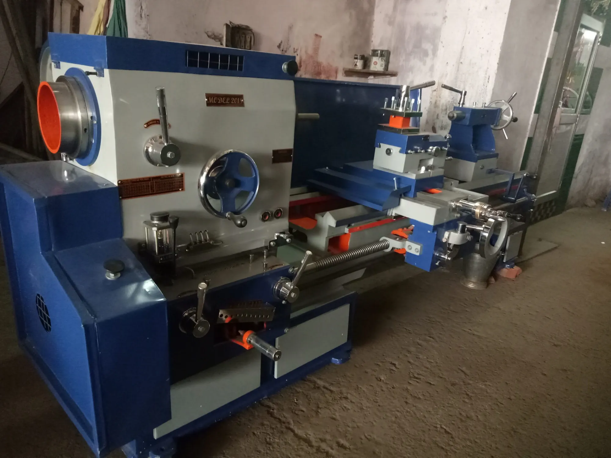 How Is a Lathe Machine Used in Modern Workshops?