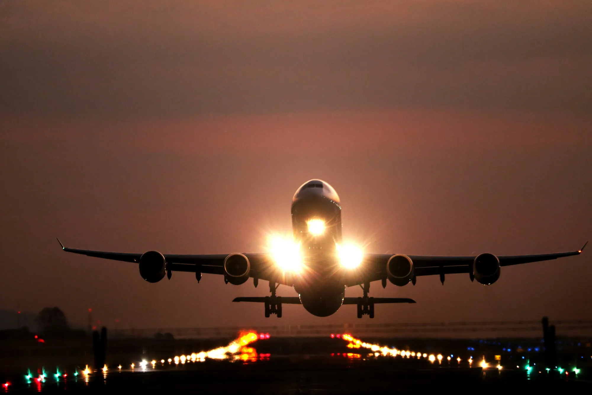 From Expensive to Affordable: How Smart Travelers Book Flights Like Pros