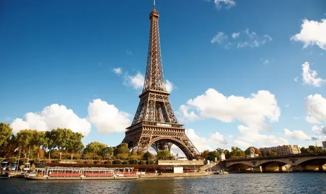 Paris Food Guide: Must-Try Dishes and Best Cafés