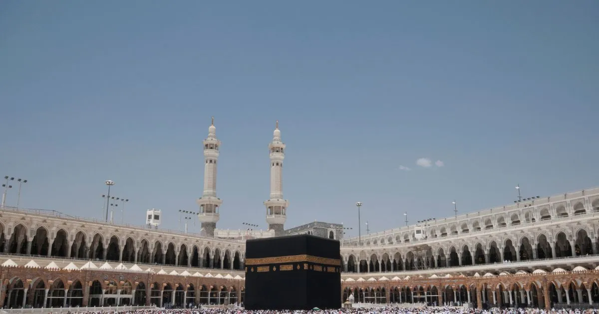 Book Now 6 Umrah Package from Karachi 2026 Best Deals Today