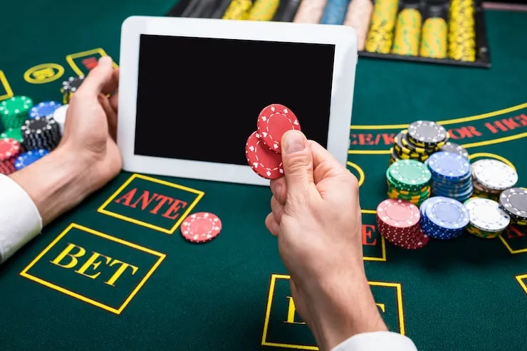 Smart Choice Between Slots and Table Games at Twinqo