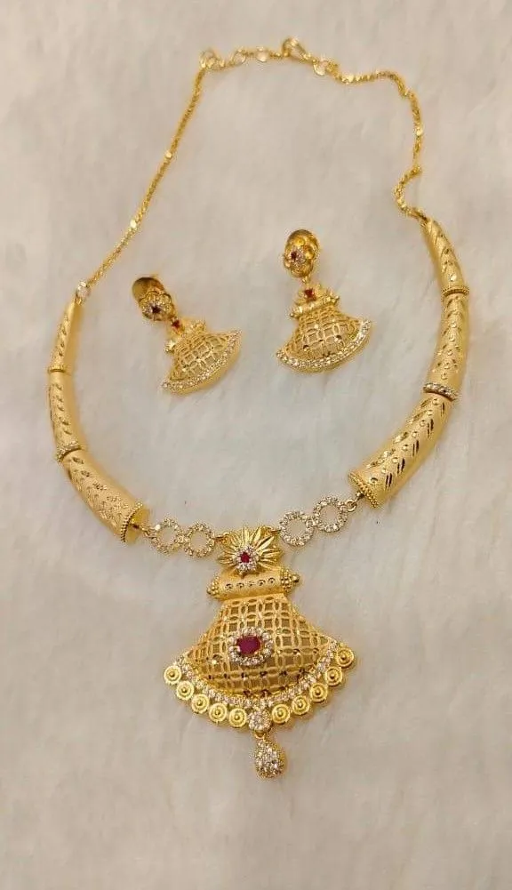Layering Gold Jewelry: Tips for a Contemporary Look